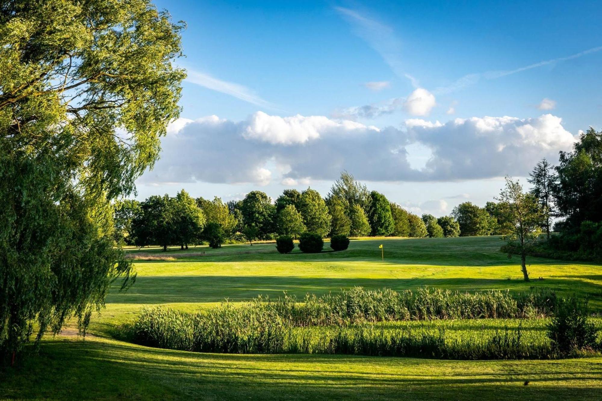 Golfplatz Ploener See Grosser Ploener See Bosau ภายนอก รูปภาพ
